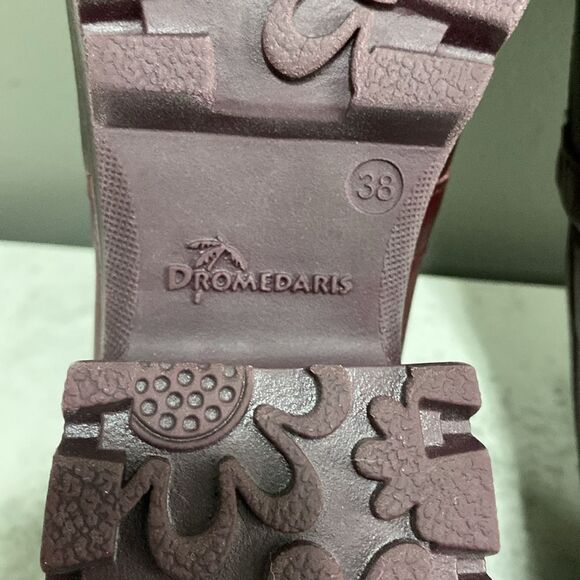 Dromedaris Leather Women's Burgundy Loafers w/silver Chain Detail Size 38 US 8 - Picture 16 of 16